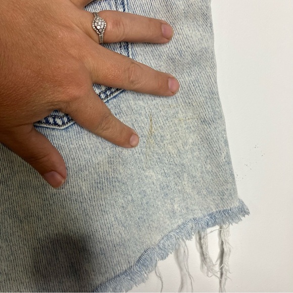 American Eagle Outfitters mom shorts light wash destroyed dem women’s size 4 - Picture 5 of 8